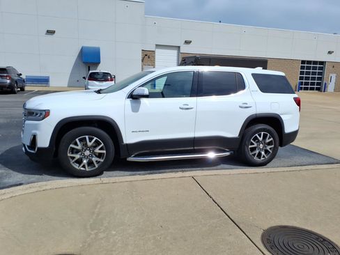 Used 2021 GMC Acadia SLE FWD image 3