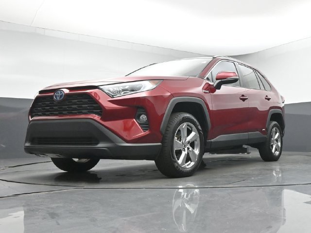 Used 2021 Toyota RAV4 XLE Premium AWD/4WD image 33