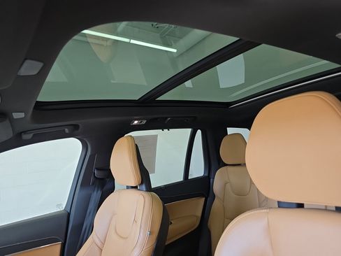 Used 2021 Volvo XC90 T8 Inscription w/ Advanced Package image 43