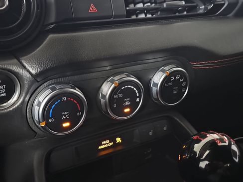 Used 2018 MAZDA MX-5 Miata Grand Touring RWD image 17