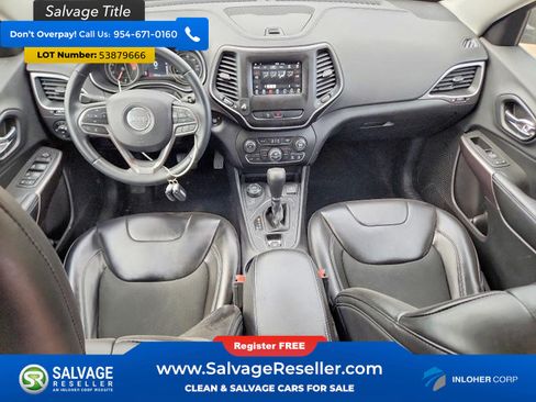 Used 2019 Jeep Cherokee Latitude Plus w/ Comfort/Convenience Group AWD/4WD image 11