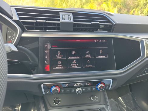 Certified 2025 Audi Q3 2.0T Premium Plus w/ Premium Plus Package image 25