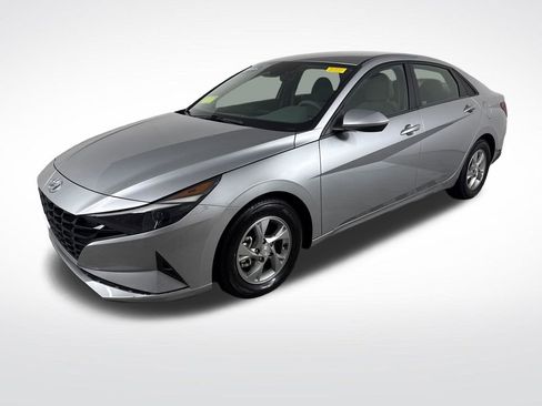 Used 2022 Hyundai Elantra SE FWD image 9
