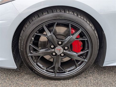 Used 2021 Chevrolet Corvette Stingray w/ Z51 Performance Package image 9