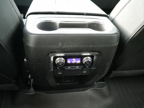 Used 2022 GMC Yukon Denali w/ Denali Premium Package AWD/4WD image 23
