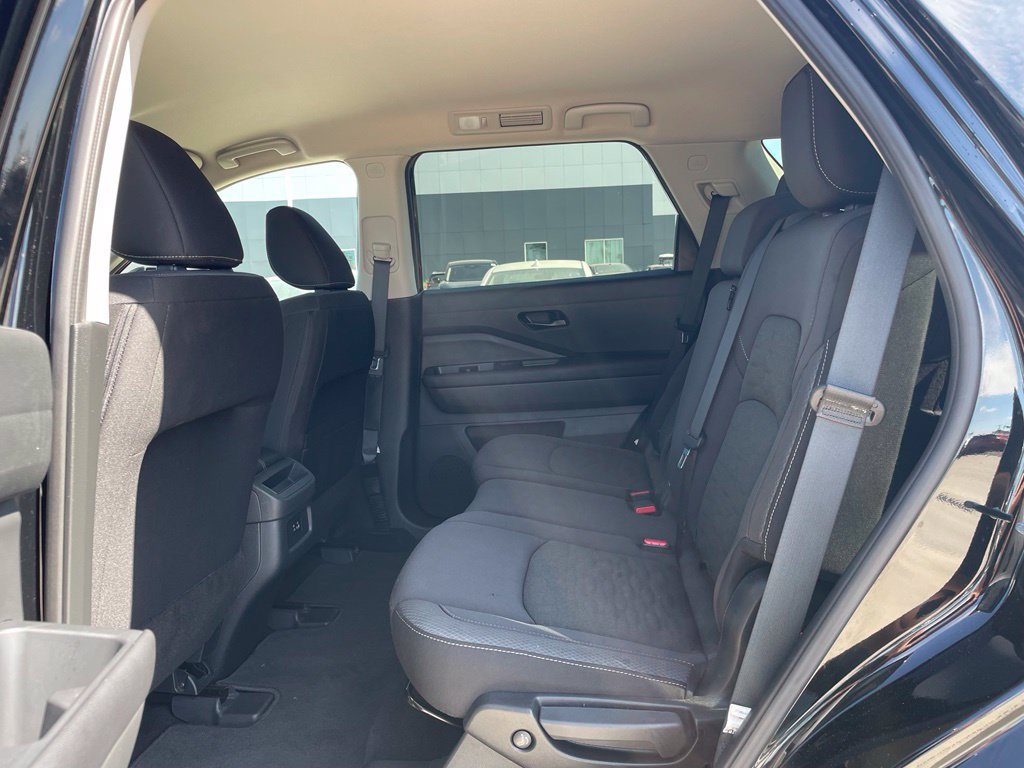 Certified 2025 Nissan Pathfinder S FWD image 25