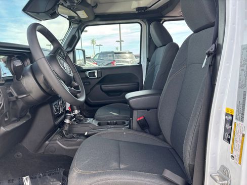 Used 2025 Jeep Wrangler Sport S image 25