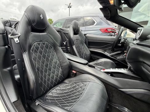Used 2015 Ferrari California T RWD image 33