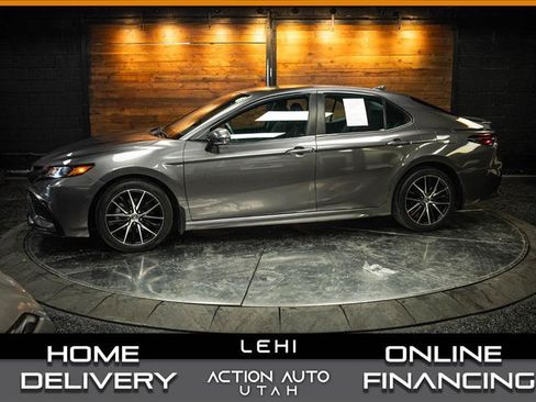 Used 2023 Toyota Camry SE w/ Convenience Package FWD image 1