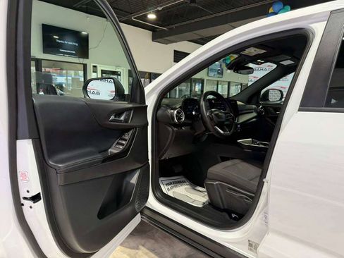 Used 2026 Chevrolet Equinox LT image 24