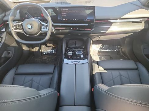 Used 2026 BMW 530i RWD image 13