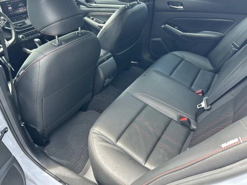 Used 2023 Nissan Altima 2.5 SR w/ SR Premium Package FWD image 19