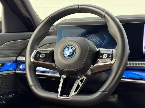 Used 2023 BMW i7 xDrive60 image 23