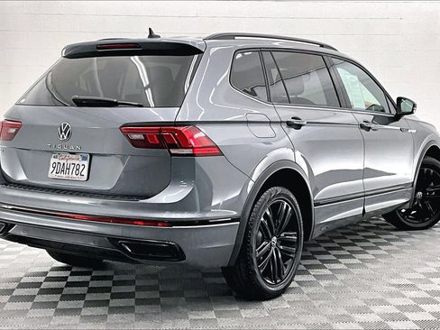 Used 2022 Volkswagen Tiguan SE R-Line FWD image 11