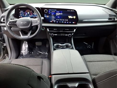Used 2024 Chevrolet Traverse LT w/ Midnight/Sport Edition FWD image 13