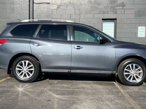 Used 2013 Nissan Pathfinder SV image 4