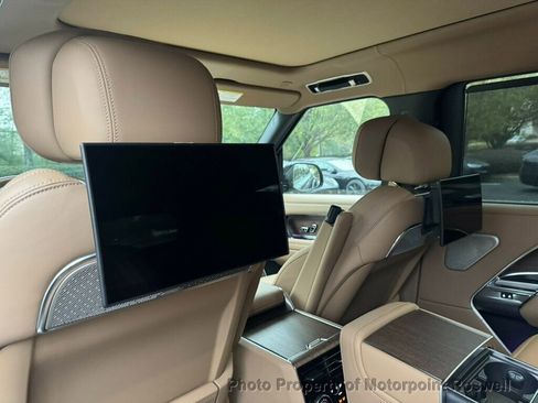 Used 2025 Land Rover Range Rover Long Wheelbase Autobiography image 14