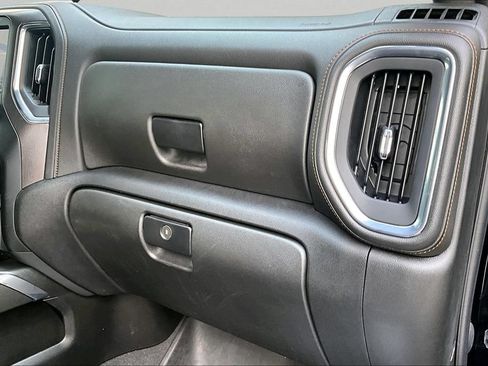 Used 2023 GMC Sierra 3500 AT4 w/ AT4 Preferred Package AWD/4WD image 27