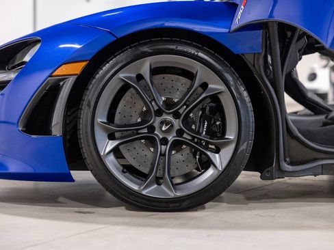 Used 2022 McLaren 720S Spider image 19