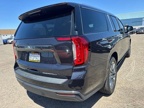 Used 2023 GMC Yukon XL Denali Ultimate AWD/4WD image 5