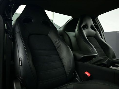 Used 2012 Nissan GT-R Premium image 35