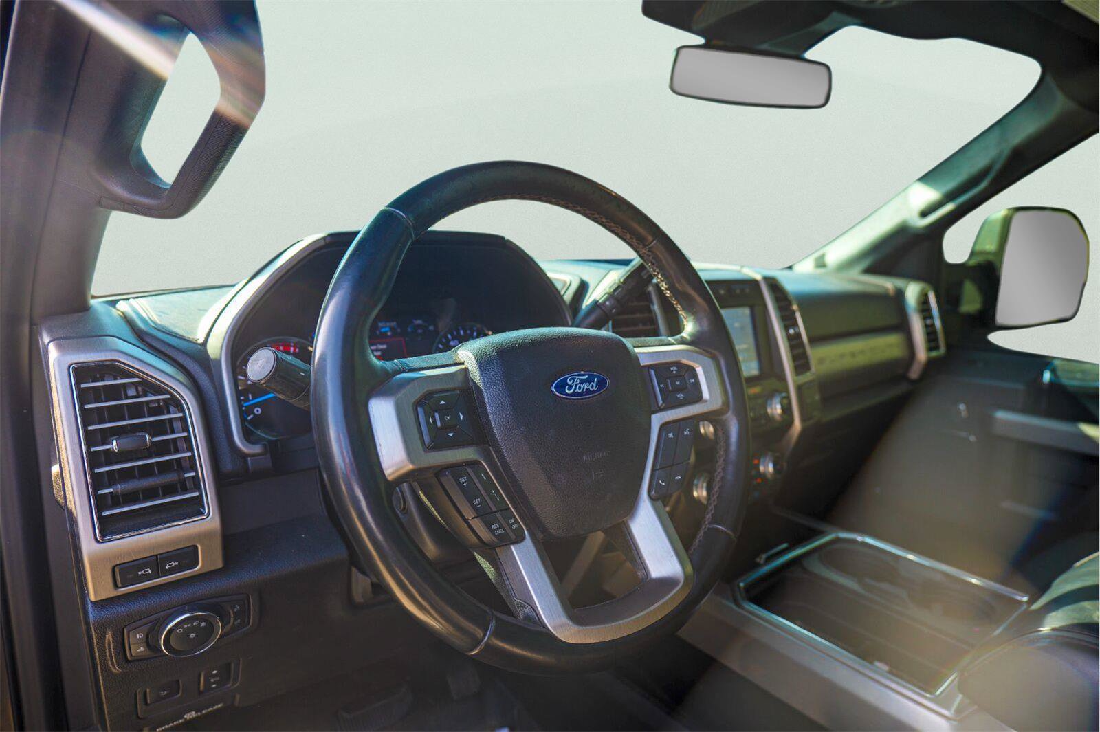 Used 2021 Ford F250 Platinum w/ FX4 Off-Road Package AWD/4WD image 25