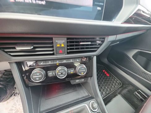 Used 2024 Volkswagen Jetta GLI Autobahn FWD image 21