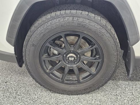 Used 2019 Toyota RAV4 XLE w/ All Weather Liner Package AWD/4WD image 9