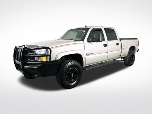 Used 2006 Chevrolet Silverado 2500 LT w/ Heavy-Duty Power Package image 4