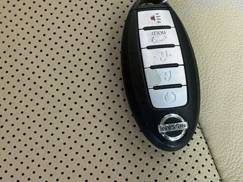 Used 2013 Nissan Pathfinder Platinum w/ Platinum Premium Pkg image 40