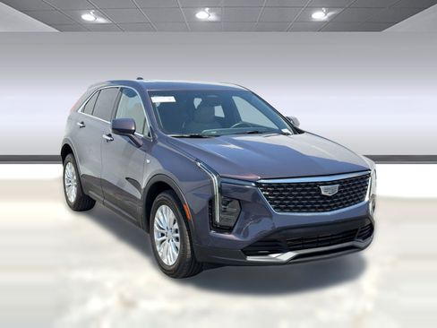 Certified 2024 Cadillac XT4 Luxury FWD image 6