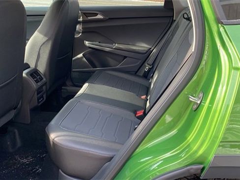 New 2026 Volkswagen Taos SE image 30