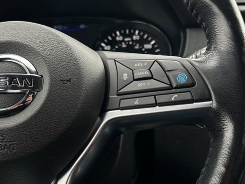 Used 2019 Nissan Rogue SV w/ Premium Package AWD/4WD image 37