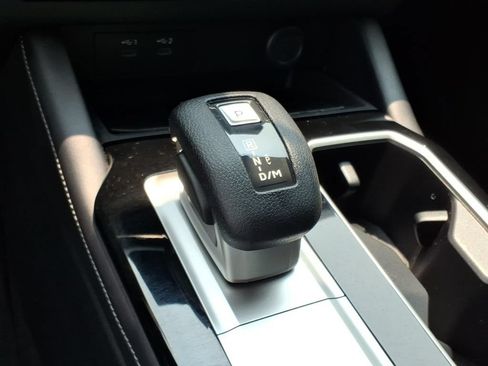 Used 2025 Mitsubishi Outlander ES AWD/4WD image 17