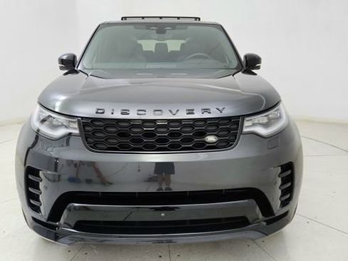 Used 2024 Land Rover Discovery Dynamic SE AWD/4WD image 2