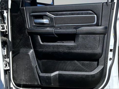 Used 2024 RAM 2500 Big Horn image 25