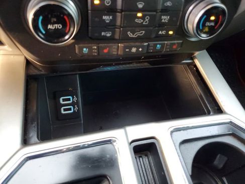 Used 2018 Ford F150 Lariat w/ Equipment Group 502A Luxury AWD/4WD image 24