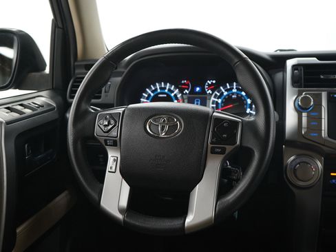 Used 2016 Toyota 4Runner SR5 AWD/4WD image 16