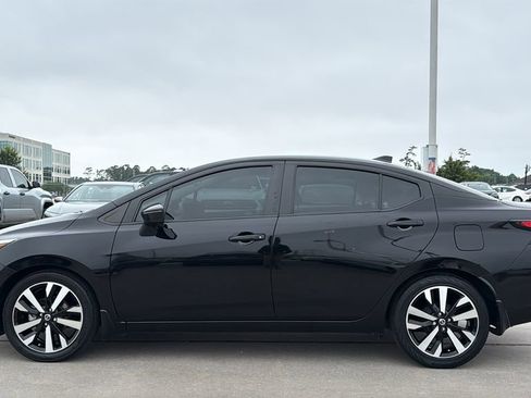 Used 2022 Nissan Versa SR w/ Convenience Package FWD image 2