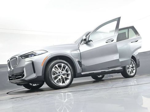 New 2026 BMW X5 xDrive50e AWD/4WD image 43