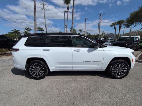 Certified 2025 Jeep Grand Cherokee L Summit AWD/4WD image 4