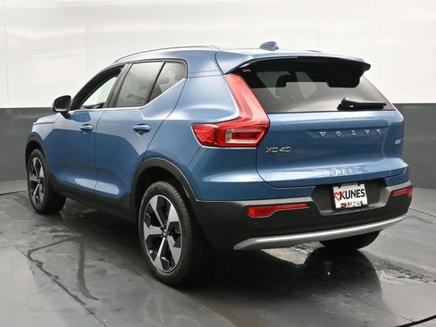 New 2025 Volvo XC40 B5 Core w/ Climate Package AWD/4WD image 8