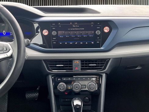 Used 2024 Volkswagen Taos SE image 6