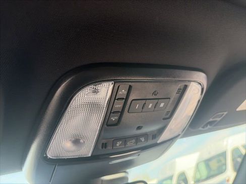 Used 2024 Dodge Durango GT AWD/4WD image 17