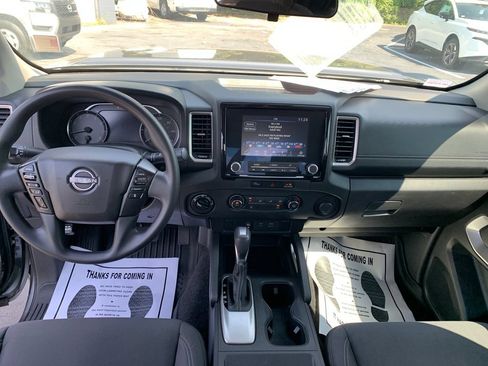 Used 2024 Nissan Frontier SV w/ Technology Package AWD/4WD image 12