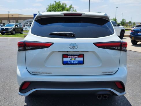 Used 2021 Toyota Highlander XSE AWD/4WD image 13