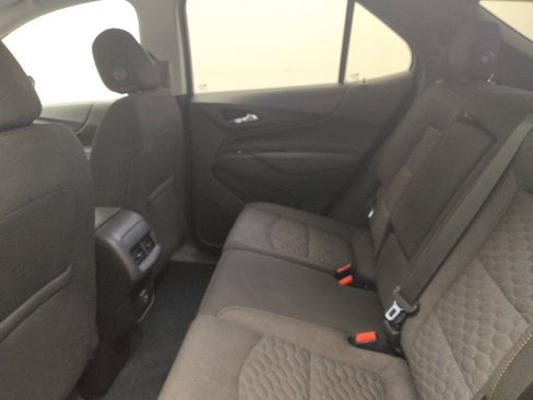 Used 2019 Chevrolet Equinox LT FWD image 18