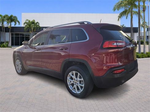 Used 2017 Jeep Cherokee Latitude w/ Comfort/Convenience Group image 5