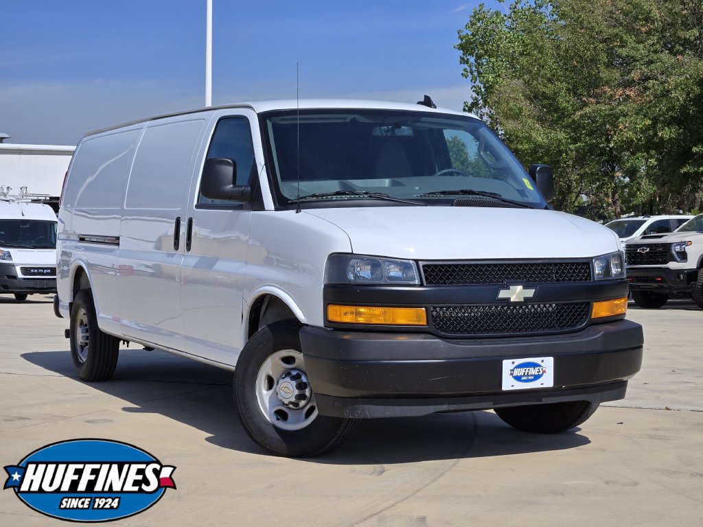 Used 2025 Chevrolet Express 2500 Extended w/ Driver Convenience Package RWD image 1