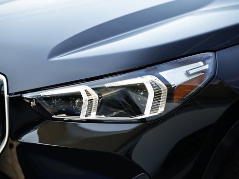 Used 2025 BMW X1 xDrive28i w/ Technology Package image 13